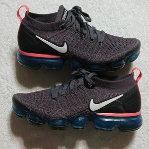Air Vapor Max  Moc 2 Running Shoes Size 7.5 Womans